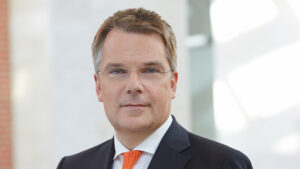 Porträtfoto Dr. Frank Wenzel, Geschäftsführer Aachener Grundvermögen Kapitalverwaltungsgesellschaft mbH