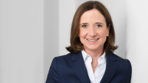 Porträtfoto Carolin Hegenbarth, Bundesgeschäftsführerin Immobilienverband Deutschland IVD | Die Immobilienunternehmer